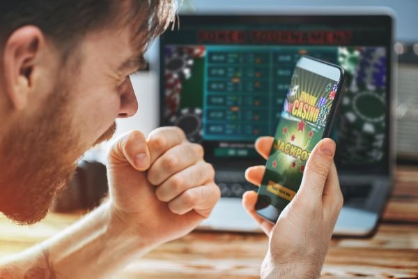 Metode pembayaran DANA, OVO, QRIS, dan virtual account bank ditampilkan dalam koktoto